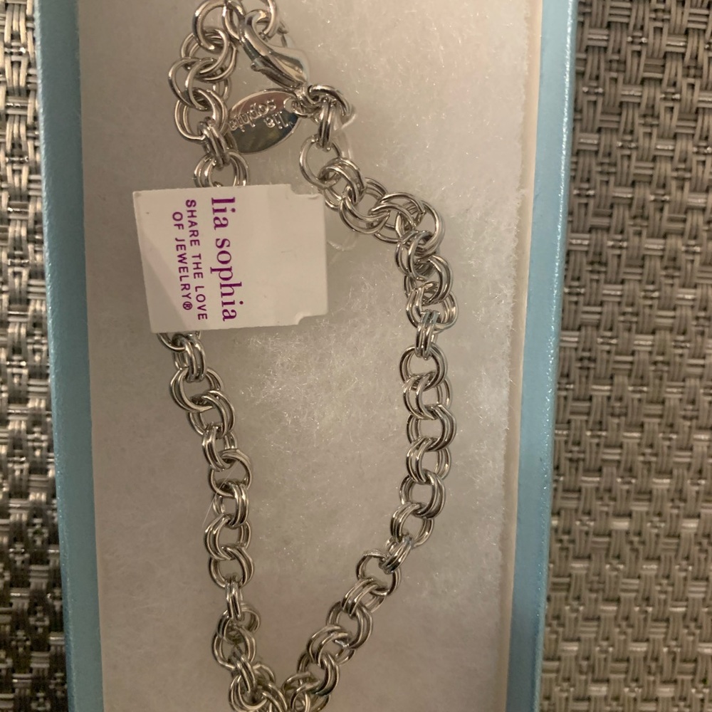 New Lia Sophia silver chain link bracelet 8”